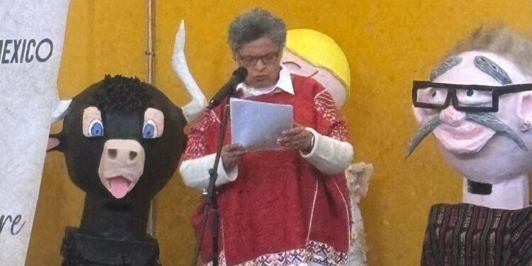 Entrega de la Presea Rosete Aranda a la Mtra. Beatriz Paredes Rangel en el Museo Nacional del Títere.