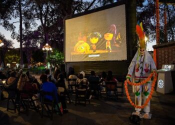 Con ofrendas, cine y música el ayuntamiento de Tlaxcala inicia el festival de la vida y la muerte