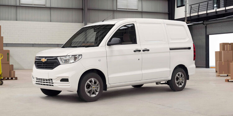 Con arma de fuego roban camioneta del corporativo ESAP en Huamantla.