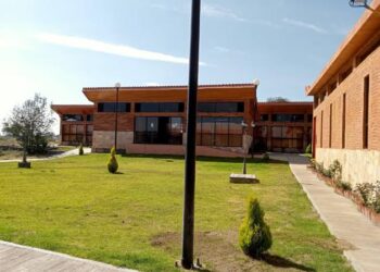 Roban al interior de la Universidad Benito Juárez en Cuapiaxtla.