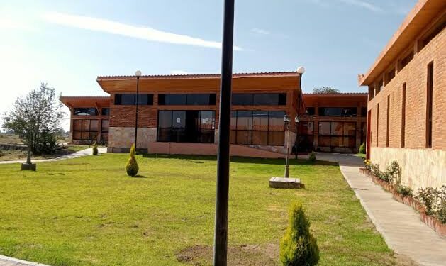 Roban al interior de la Universidad Benito Juárez en Cuapiaxtla.