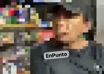 Padre e hijo presuntamente intentan robar en tienda de Huamantla, uno es retenido por vecinos.