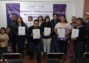 Reconocen a las y los mejores artesanos en el 14º concurso estatal de textiles 2025