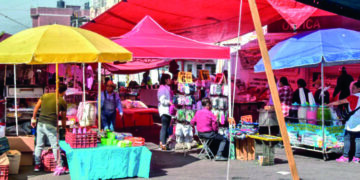 Inicia la colocación de comerciantes de temporada en Huamantla.