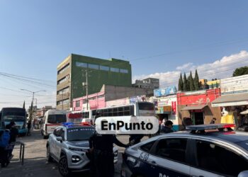 Realizan choferes de la línea ATAH paro de labores ante deficientes condiciones en las que trabajan.