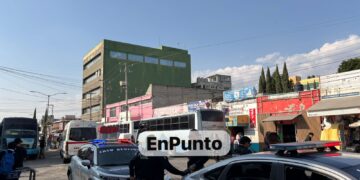 Realizan choferes de la línea ATAH paro de labores ante deficientes condiciones en las que trabajan.