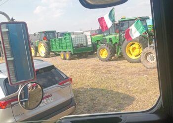 Se suman campesinos tlaxcaltecas a manifestación contra la ley de agua.