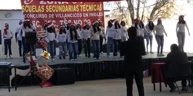 Técnica #43 de Huamantla participa en concurso de villancico en inglés.