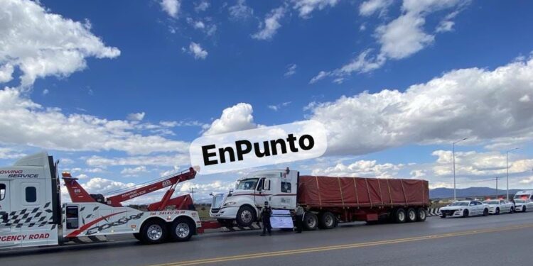 Guardia Nacional frustra robo de tractocamión cargado de block en Cuapiaxtla