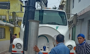 Personal operativo de CAPAMH realizó trabajos de desazolve en la línea general de drenaje en la comunidad de Santa Anita